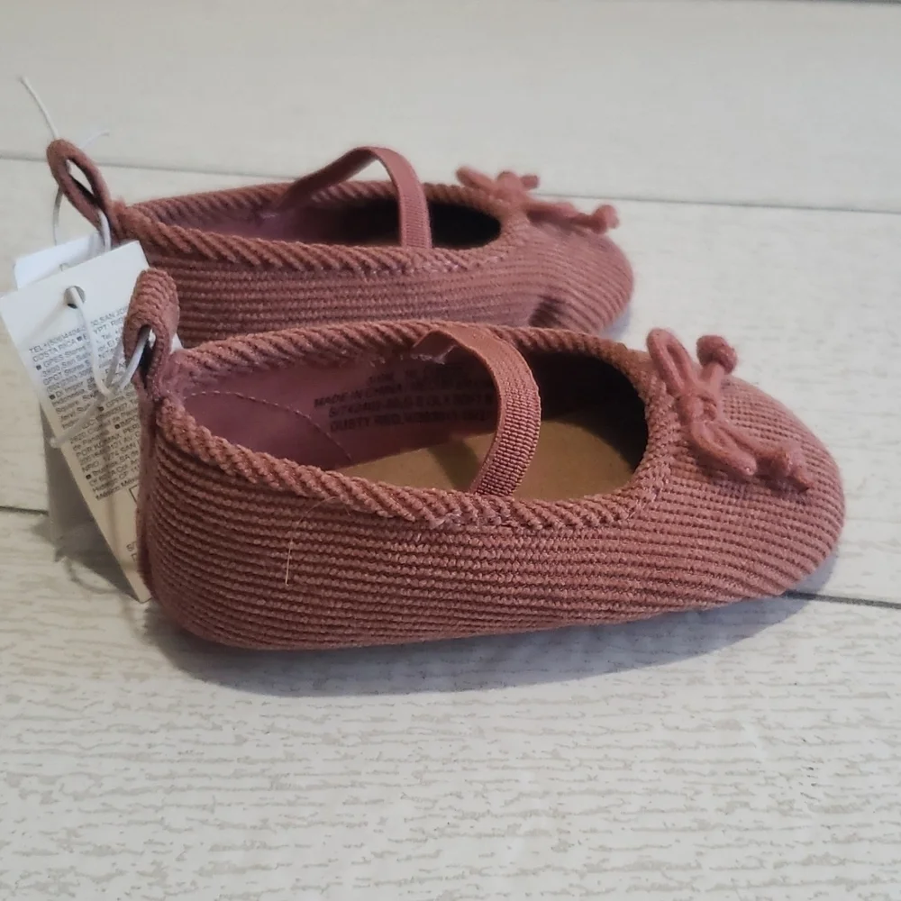 Old navy courdoroy old pink baby shoes 3/6 months